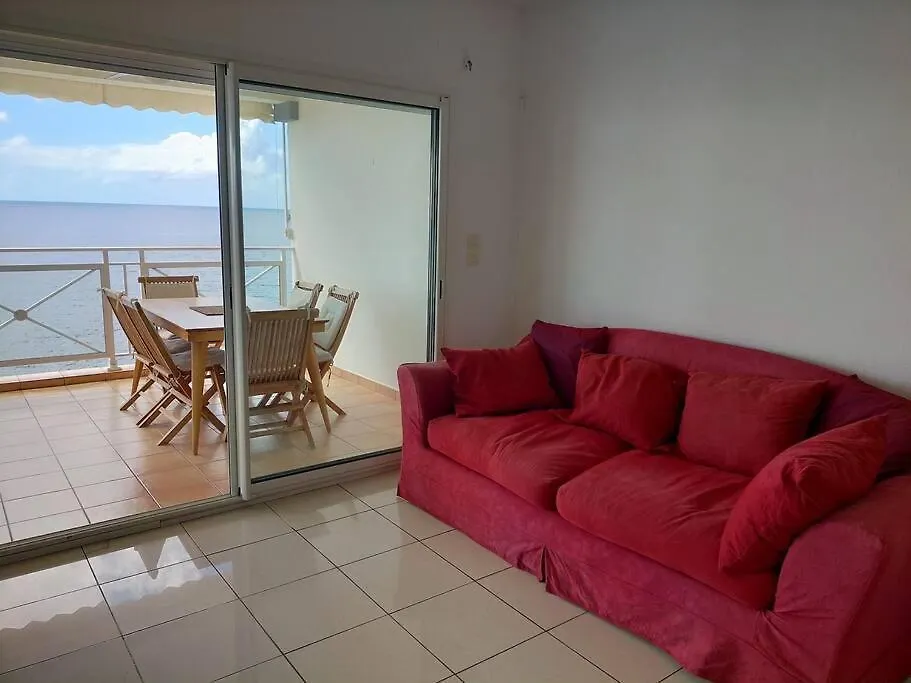 Bel appartement avec piscine, face à la mer Gourbeyre Apartamento